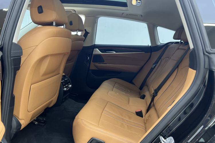 Used BMW 6 Series GT 2022 630i Luxury Design Package Interior 6