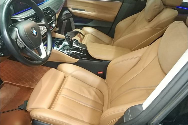 Used BMW 6 Series GT 2022 630i Luxury Design Package Left Front Seat