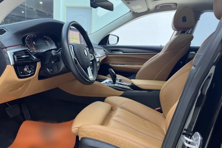 Used BMW 6 Series GT 2022 630i Luxury Design Package Left Front Seat