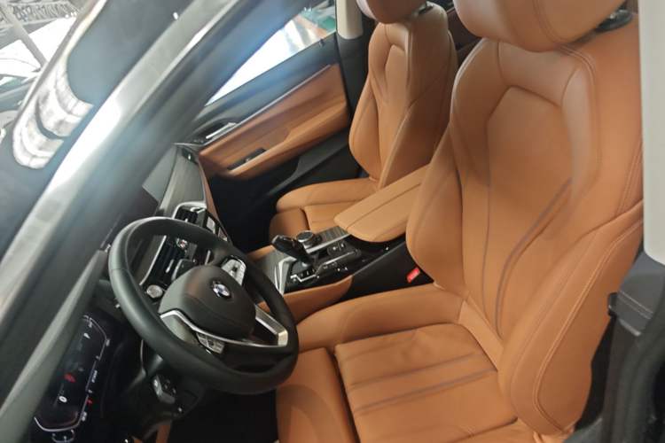 Used BMW 6 Series GT 2022 630i Luxury Design Package Left Front Seat