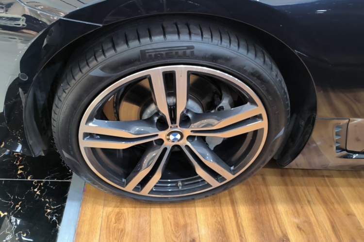 Used BMW 6 Series GT 2022 630i M Sport Package Left Front Wheel Hub