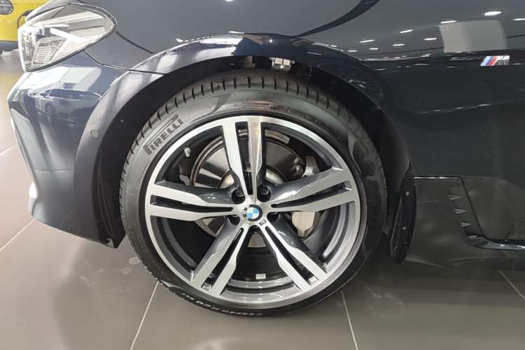 Used BMW 6 Series GT 2022 630i M Sport Package Left Front Wheel Hub