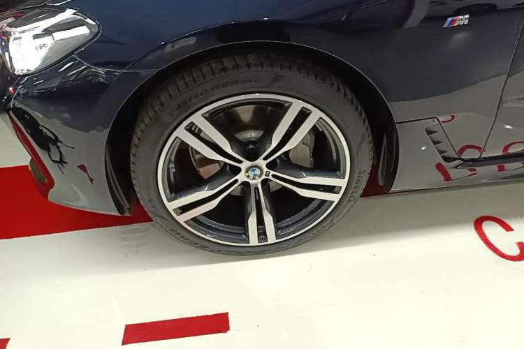 Used BMW 6 Series GT 2022 630i M Sport Package Left Front Wheel Hub