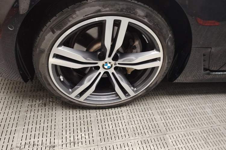 Used BMW 6 Series GT 2022 630i M Sport Package Left Front Wheel Hub