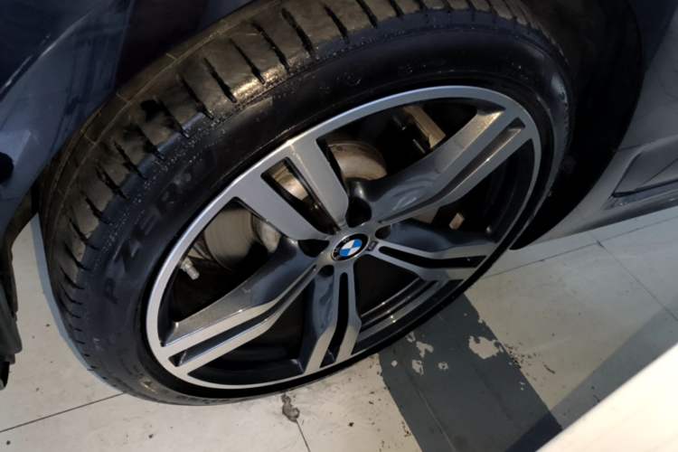 Used BMW 6 Series GT 2022 630i M Sport Package Left Front Wheel Hub