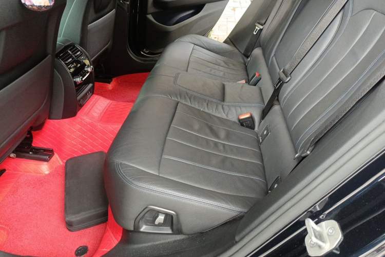 Used BMW 6 Series GT 2022 630i M Sport Package Left Rear Seat
