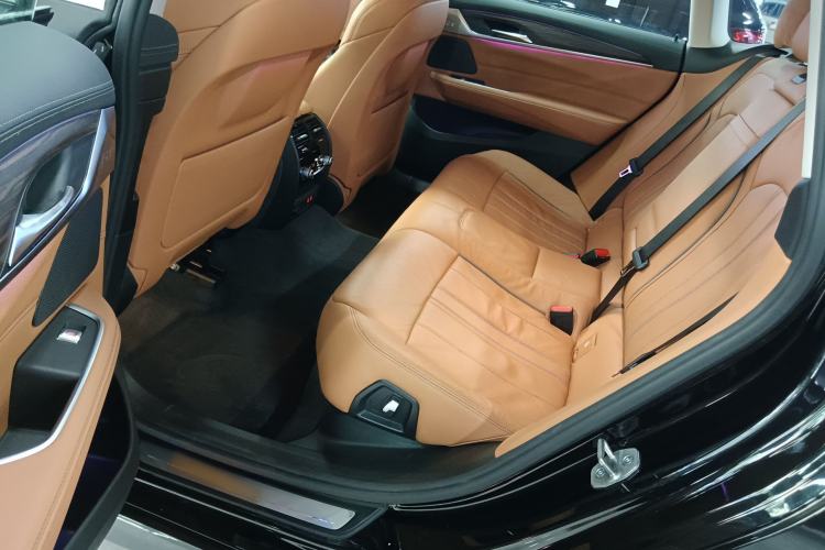 Used BMW 6 Series GT 2022 630i Luxury Design Package Left Rear Seat