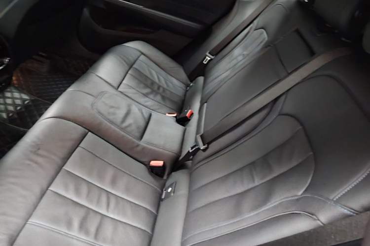 Used BMW 6 Series GT 2022 630i M Sport Package Left Rear Seat