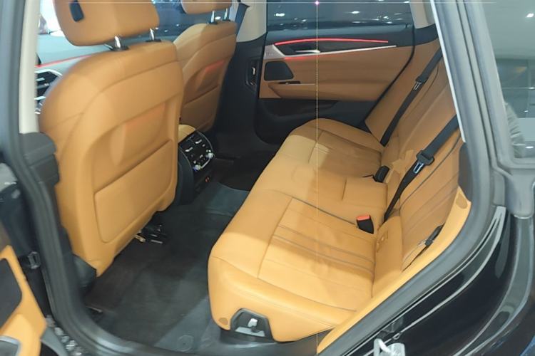 Used BMW 6 Series GT 2022 630i Luxury Design Package Left Rear Seat