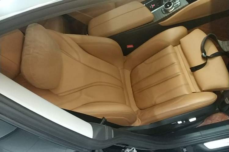Used BMW 6 Series GT 2022 630i Luxury Design Package Right Front Seat
