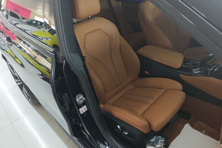 Used BMW 6 Series GT 2022 630i M Sport Package Right Front Seat