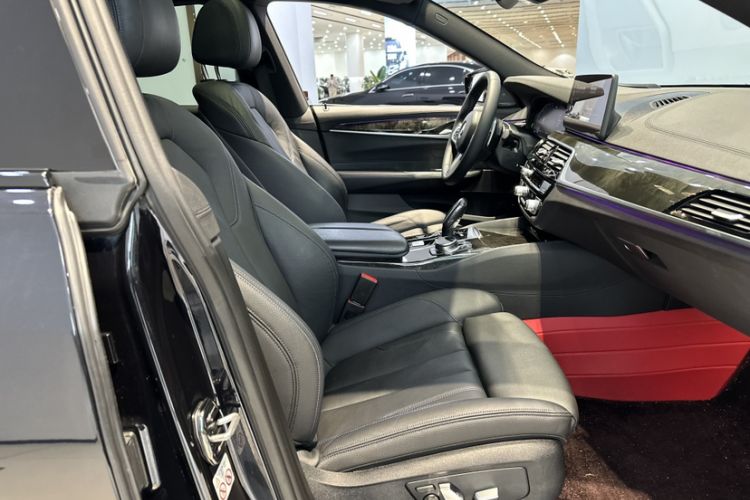 Used BMW 6 Series GT 2022 630i M Sport Package Right Front Seat