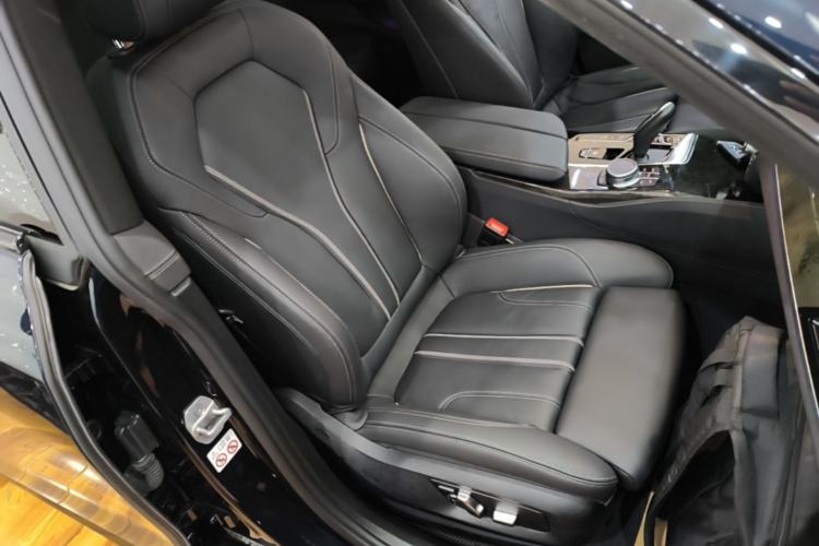 Used BMW 6 Series GT 2022 630i M Sport Package Right Front Seat