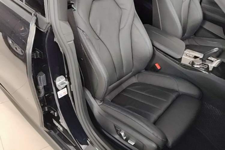 Used BMW 6 Series GT 2022 630i M Sport Package Right Front Seat