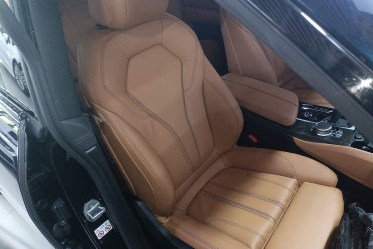 Used BMW 6 Series GT 2022 630i M Sport Package Right Front Seat