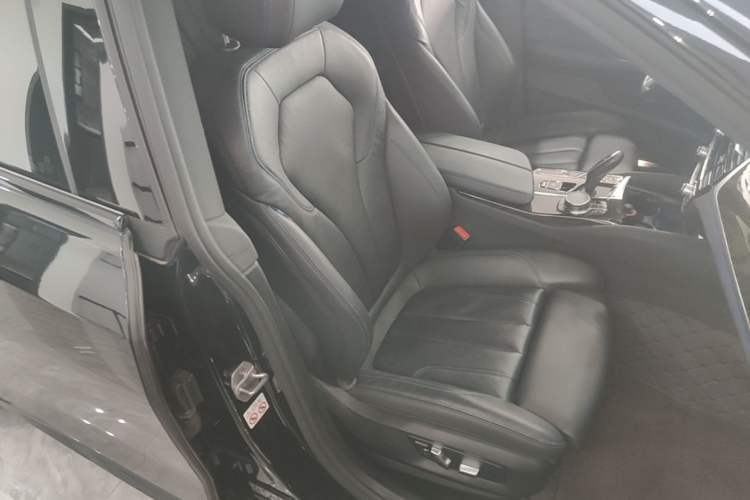 Used BMW 6 Series GT 2022 630i M Sport Package Right Front Seat