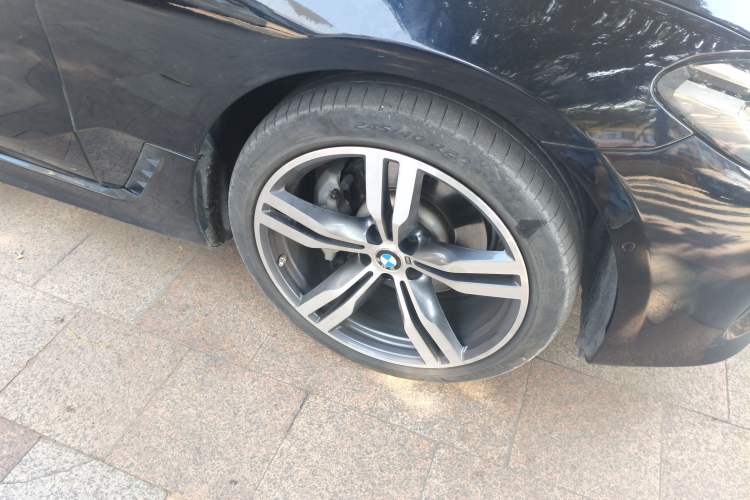 Used BMW 6 Series GT 2022 630i M Sport Package Right Front Wheel Hub