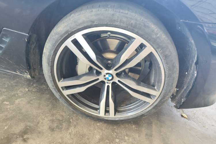 Used BMW 6 Series GT 2022 630i M Sport Package Right Front Wheel Hub
