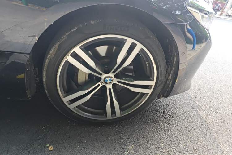 Used BMW 6 Series GT 2022 630i M Sport Package Right Front Wheel Hub
