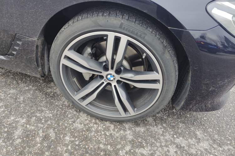 Used BMW 6 Series GT 2022 630i M Sport Package Right Front Wheel Hub