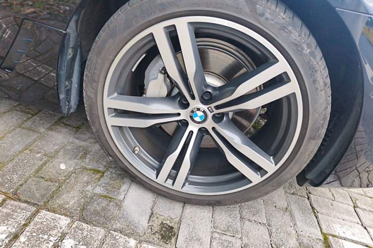 Used BMW 6 Series GT 2022 630i M Sport Package Right Front Wheel Hub