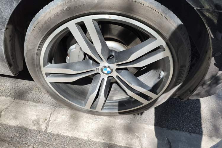 Used BMW 6 Series GT 2022 630i M Sport Package Right Front Wheel Hub