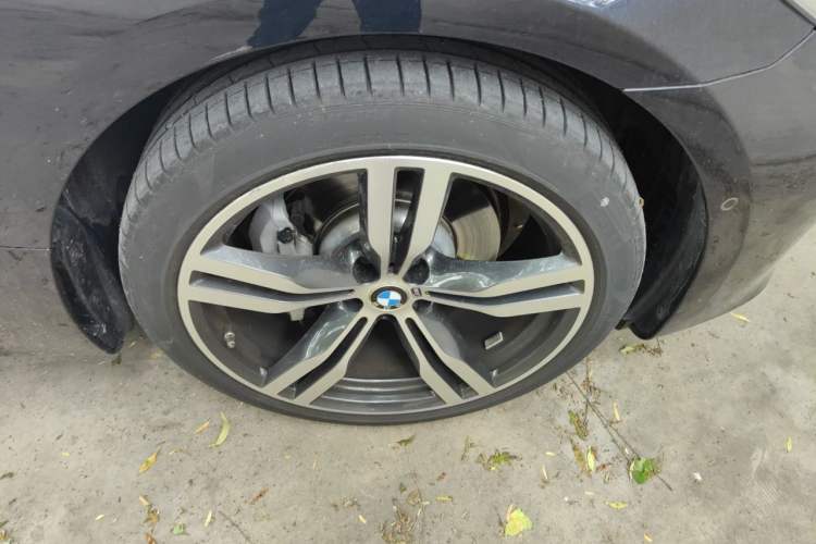 Used BMW 6 Series GT 2022 630i M Sport Package Right Front Wheel Hub