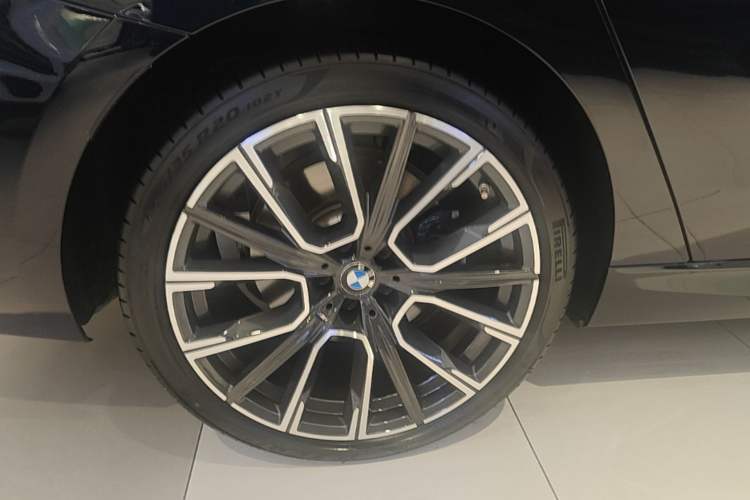 Used BMW 6 Series GT 2022 630i M Sport Package Right Rear Wheel Hub