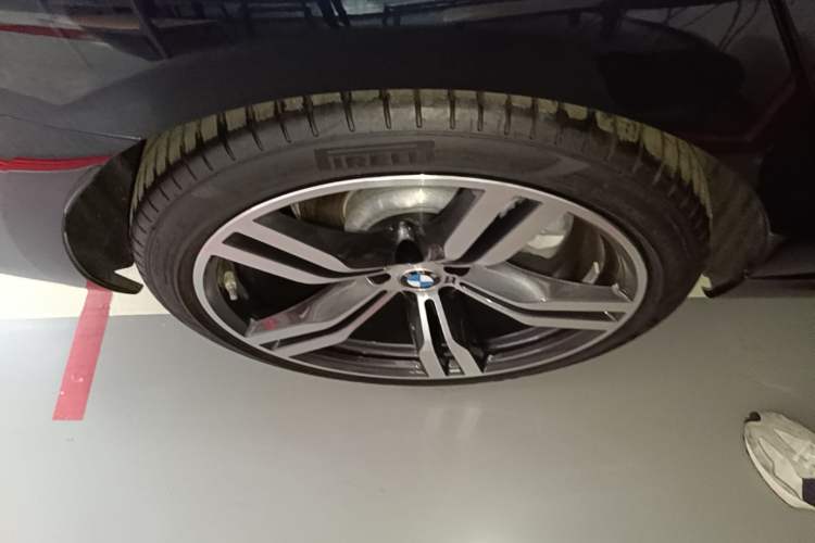 Used BMW 6 Series GT 2022 630i M Sport Package Right Rear Wheel Hub