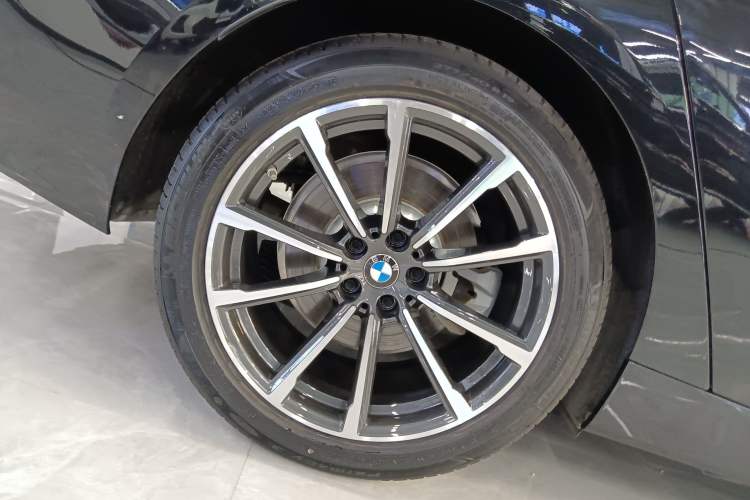 Used BMW 6 Series GT 2022 630i Luxury Design Package Right Rear Wheel Hub