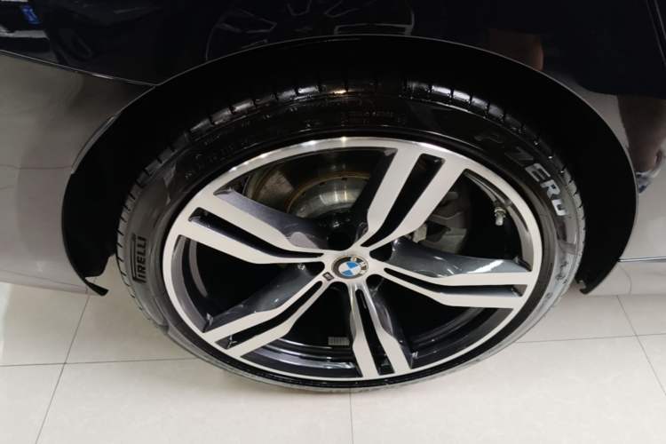 Used BMW 6 Series GT 2022 630i M Sport Package Right Rear Wheel Hub