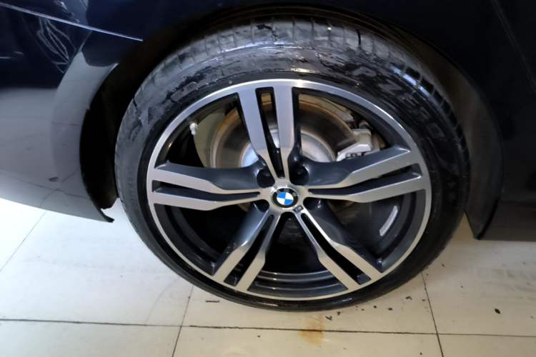 Used BMW 6 Series GT 2022 630i M Sport Package Right Rear Wheel Hub