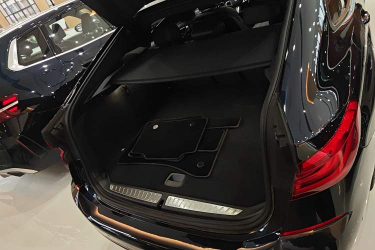 Used BMW 6 Series GT 2022 630i M Sport Package Trunk