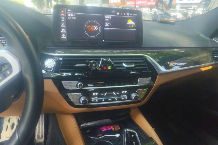Used BMW 6 Series GT 2022 630i M Sport Package Audio And AC Panel