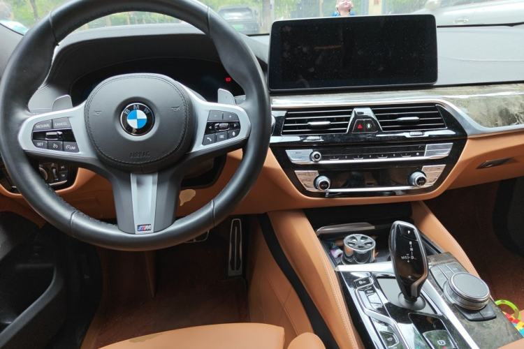 Used BMW 6 Series GT 2022 630i M Sport Package Center Console