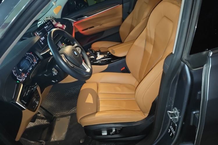 Used BMW 6 Series GT 2022 630i Luxury Design Package Left Front Seat