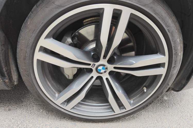 Used BMW 6 Series GT 2022 630i M Sport Package Right Front Wheel Hub