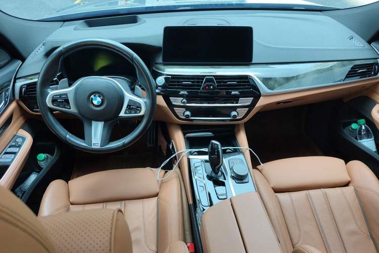 Used BMW 6 Series GT 2022 630i M Sport Package Center Console