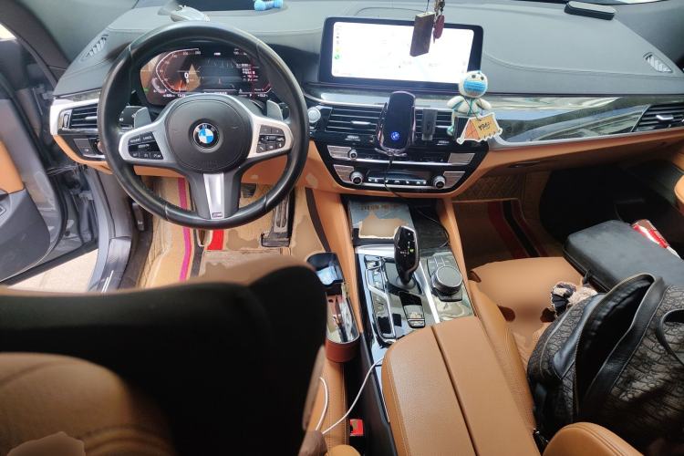 Used BMW 6 Series GT 2022 630i M Sport Package Center Console