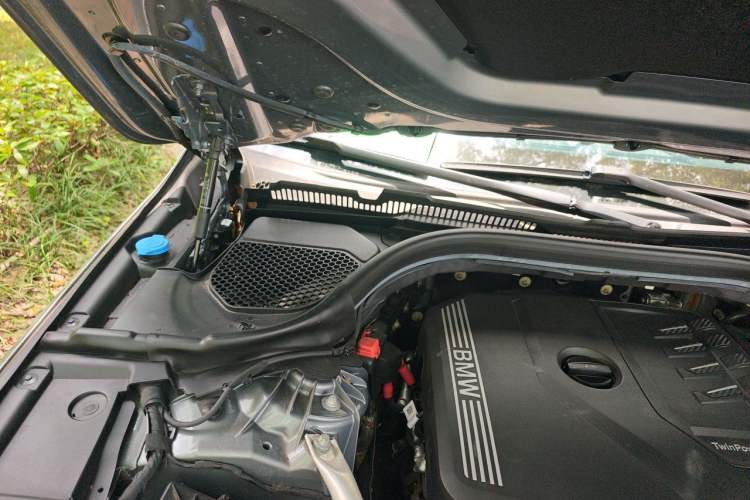 Used BMW 6 Series GT 2022 630i M Sport Package Engine Bay Right