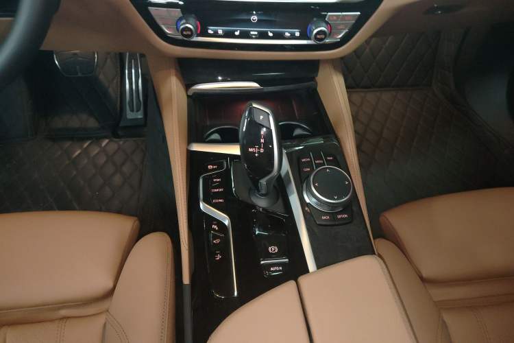 Used BMW 6 Series GT 2022 630i M Sport Package Gear Lever