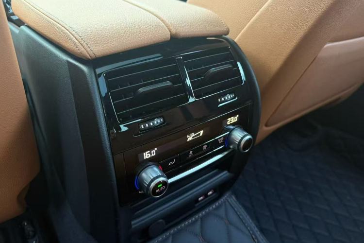 Used BMW 6 Series GT 2022 630i M Sport Package Interior 1