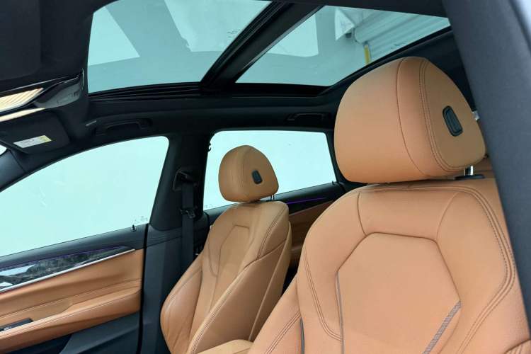 Used BMW 6 Series GT 2022 630i M Sport Package Interior 10