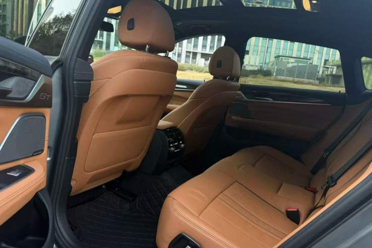 Used BMW 6 Series GT 2022 630i M Sport Package Interior 4