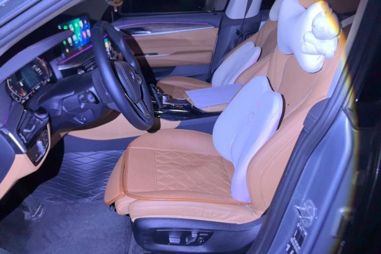 Used BMW 6 Series GT 2022 630i Luxury Design Package Left Front Seat