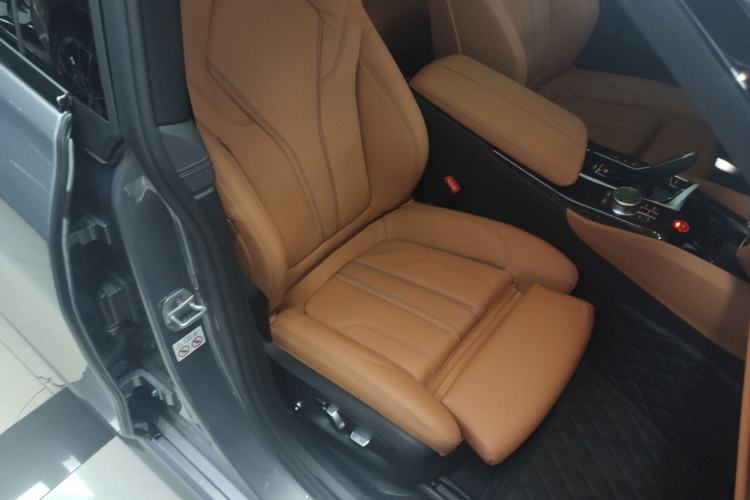 Used BMW 6 Series GT 2022 630i M Sport Package Right Front Seat