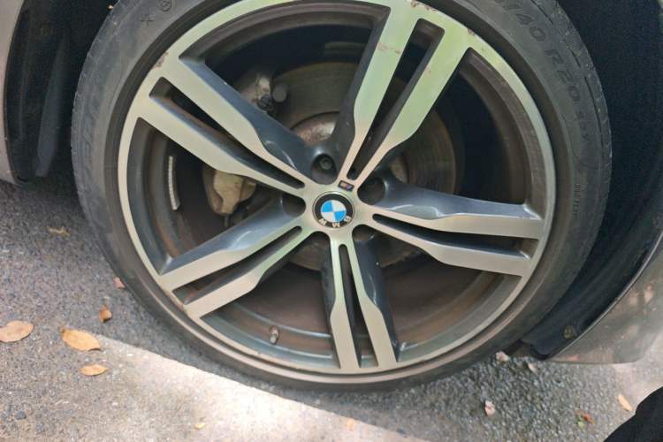 Used BMW 6 Series GT 2022 630i M Sport Package Right Front Wheel Hub