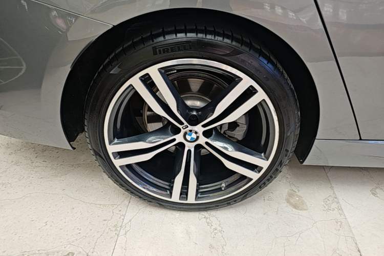 Used BMW 6 Series GT 2022 630i M Sport Package Right Rear Wheel Hub