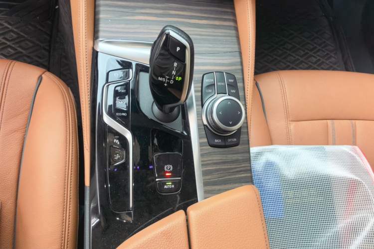 Used BMW 6 Series GT 2022 630i Luxury Design Package Gear Lever