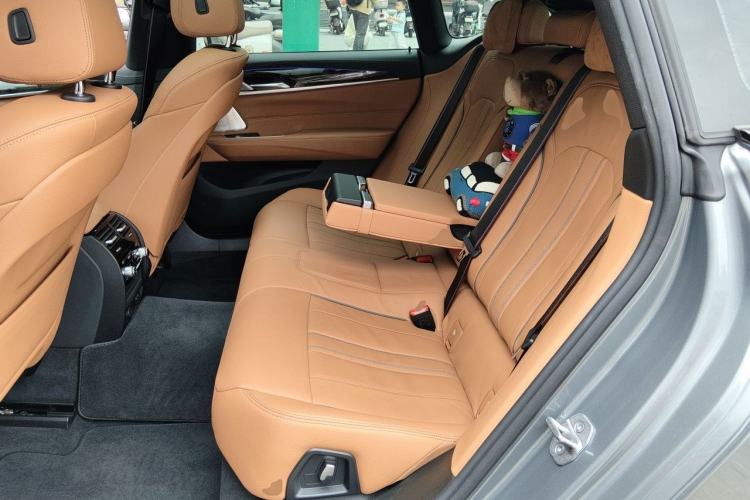Used BMW 6 Series GT 2022 630i M Sport Package Left Rear Seat